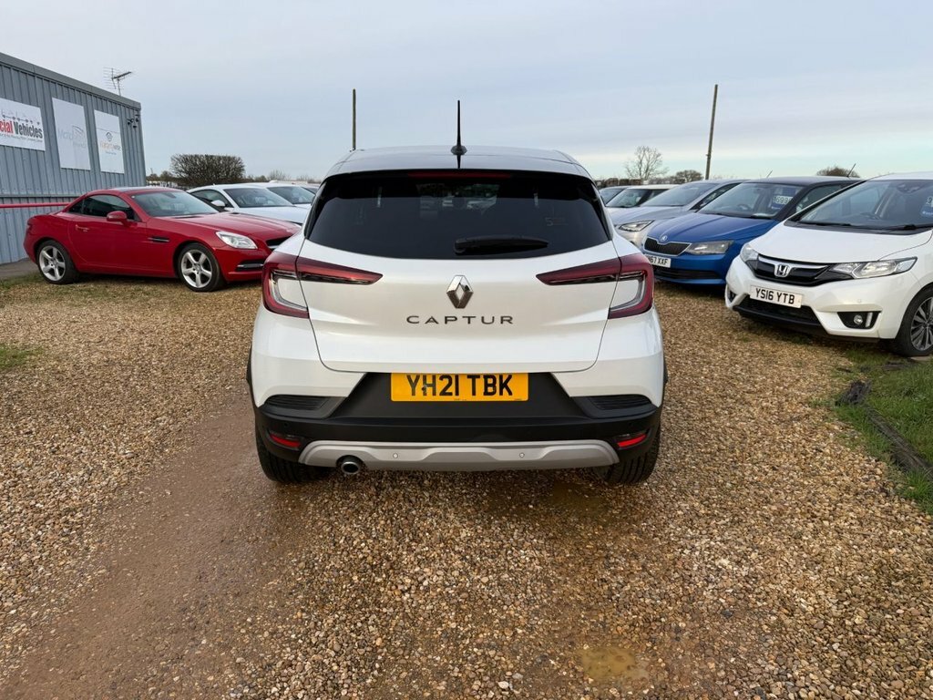 Renault Captur 1.3L Iconic YH21TBK White #6