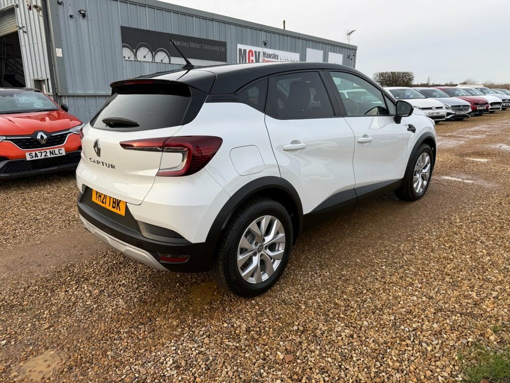 Renault Captur 1.3L Iconic YH21TBK White #3