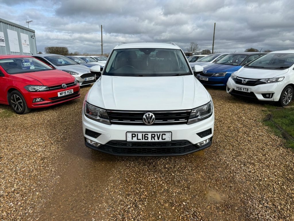 Volkswagen Tiguan 2L Se Navigation White #2