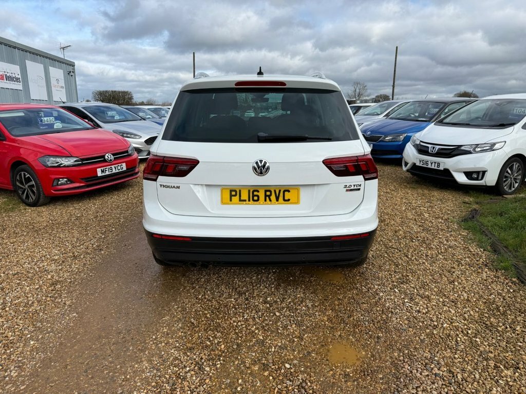 Volkswagen Tiguan 2L Se Navigation White #6