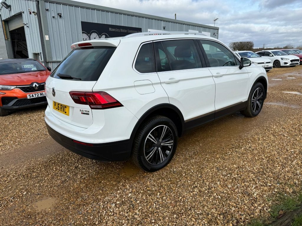 Volkswagen Tiguan 2L Se Navigation White #3