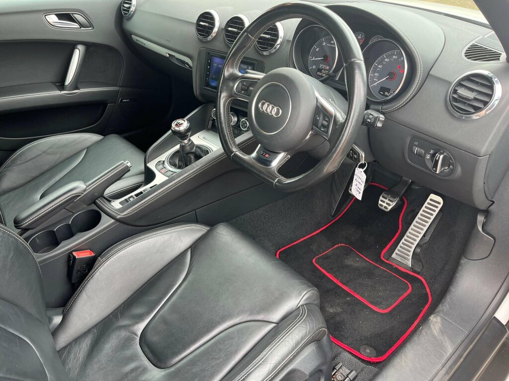 Audi TTS 2.0 Tfsi Black Edition Roadster White #2