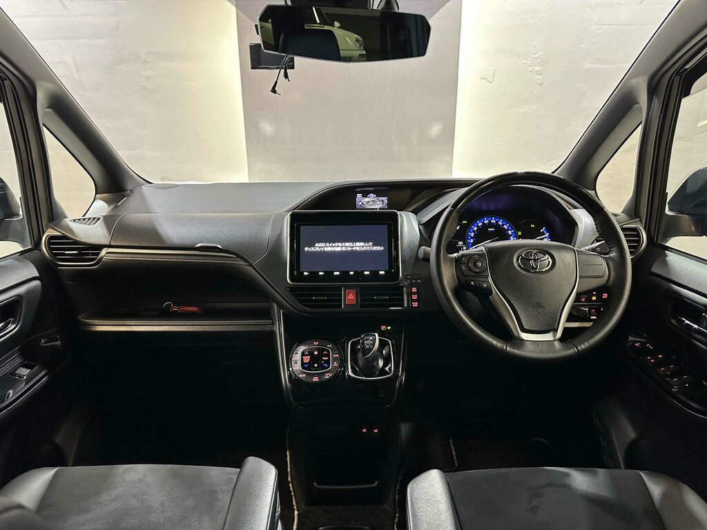 Toyota Noah Esquire Hybrid Black #4