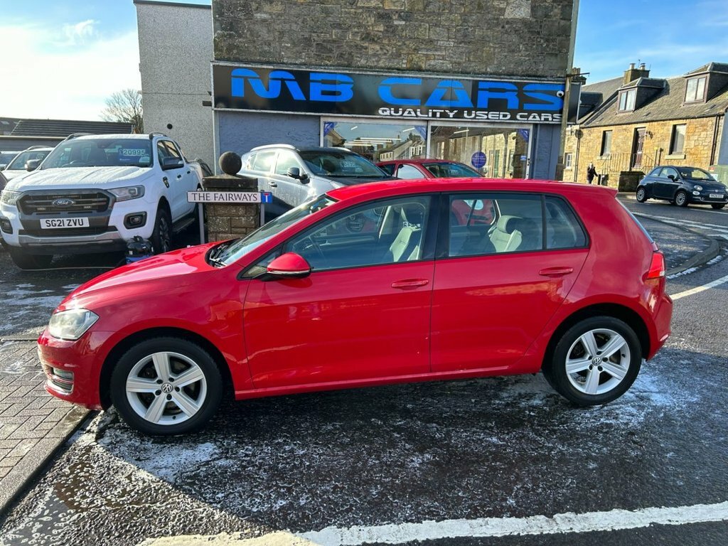 Volkswagen Golf 1.6L Match Red
