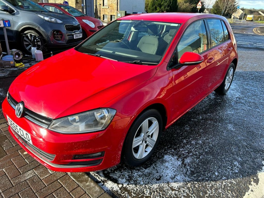 Volkswagen Golf 1.6L Match Red #2