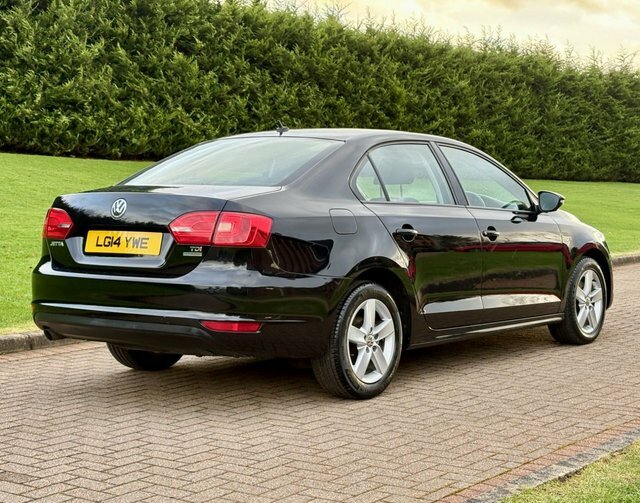 Volkswagen Jetta 1.6 Tdi Bluemotion Tech LG14YWE Black #4