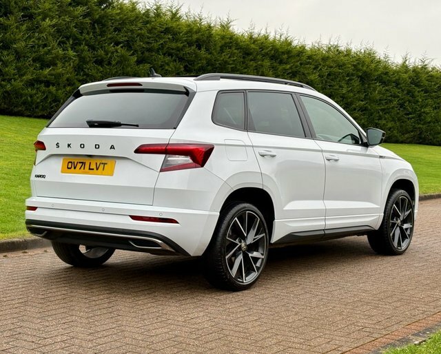 Skoda Karoq 1.5 Tsi Act Sportline OV71LVT White #3