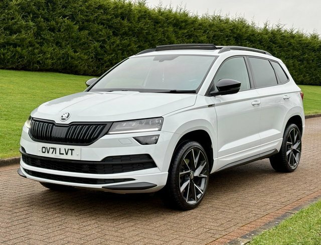 Skoda Karoq 1.5 Tsi Act Sportline OV71LVT White #2