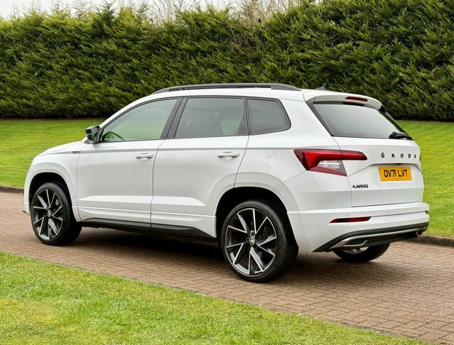 Skoda Karoq 1.5 Tsi Act Sportline OV71LVT White #6