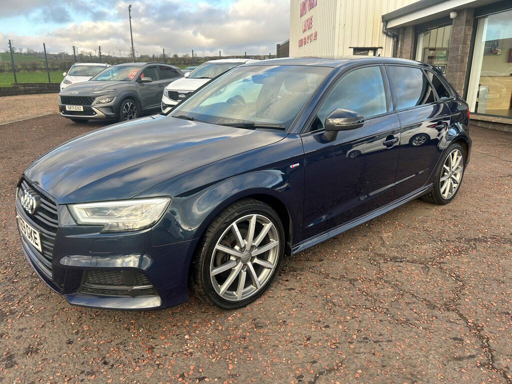 Audi A3 30 Tdi 116 Black Edition KK69GKE Blue #3