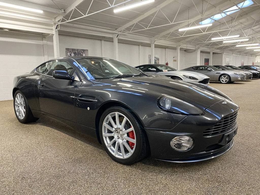 Aston Martin Vanquish S #2
