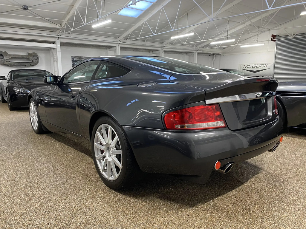 Aston Martin Vanquish S #4