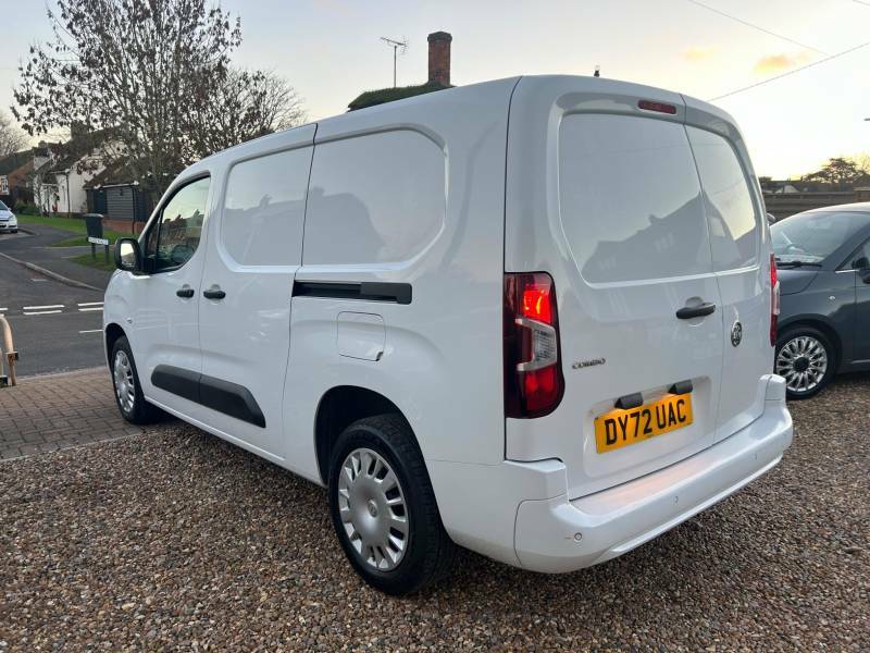 Vauxhall Combo 1.5 Turbo D 2300 Sportive L2 H1 Euro 6 6Dr - 2022 DY72UAC White #5