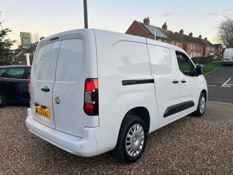Vauxhall Combo 1.5 Turbo D 2300 Sportive L2 H1 Euro 6 6Dr - 2022 DY72UAC White #3