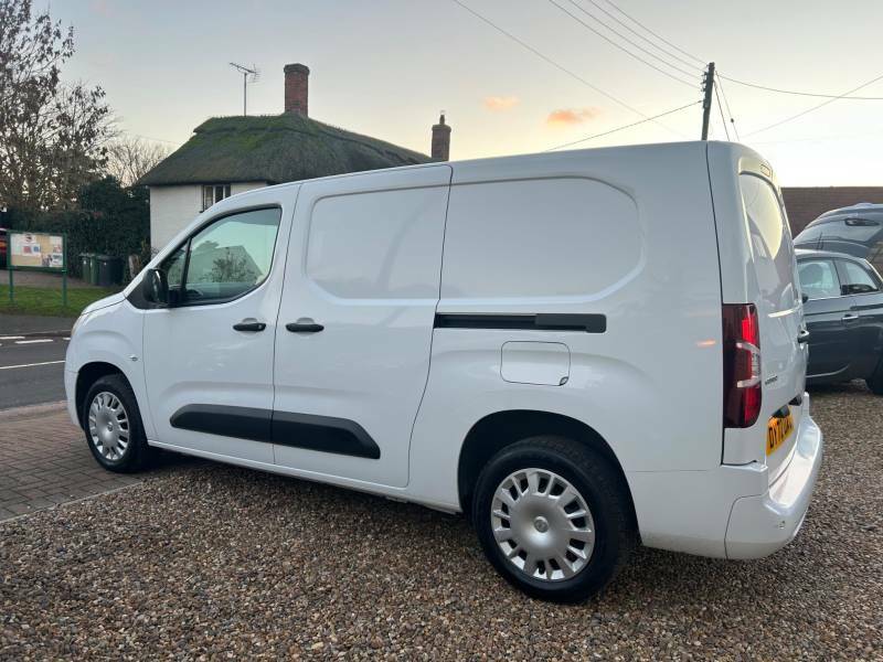 Vauxhall Combo 1.5 Turbo D 2300 Sportive L2 H1 Euro 6 6Dr - 2022 DY72UAC White #6