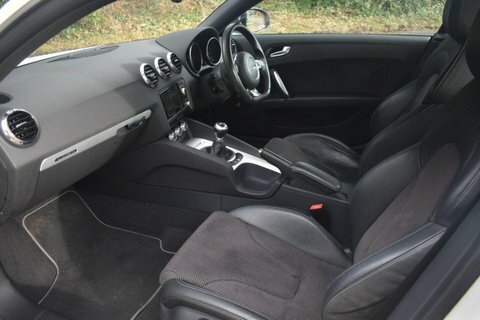 Audi TT 2.0 Tdi Black White #5