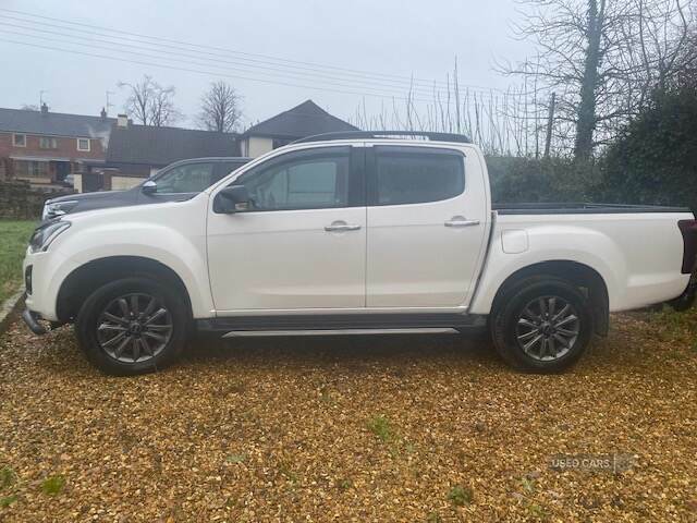 Isuzu D-Max 1.9 Blade Double Cab 4X4 WP69BBU White #2
