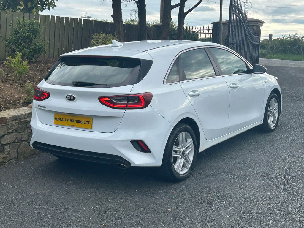 Kia Ceed 1.6 Crdi Isg 2 LB68LJU White #3