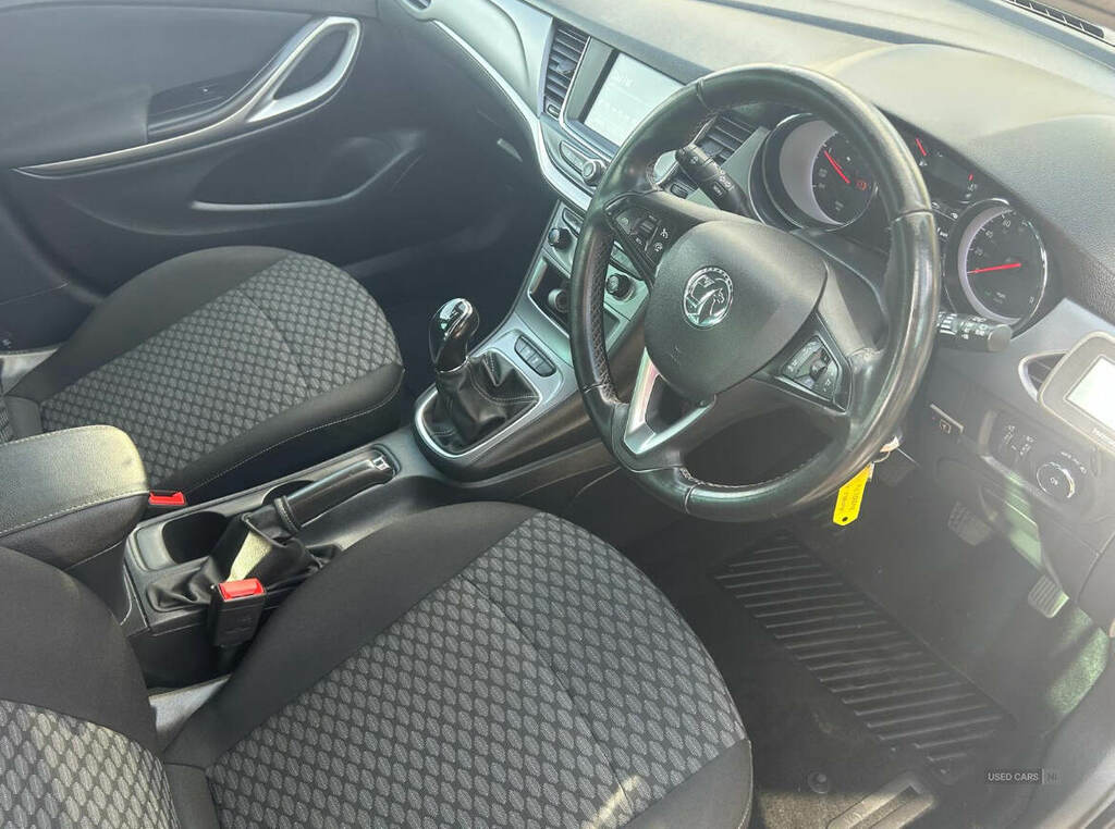 Vauxhall Astra 1.5 Turbo D 105 Business Edition Nav DV20LPX Silver #5