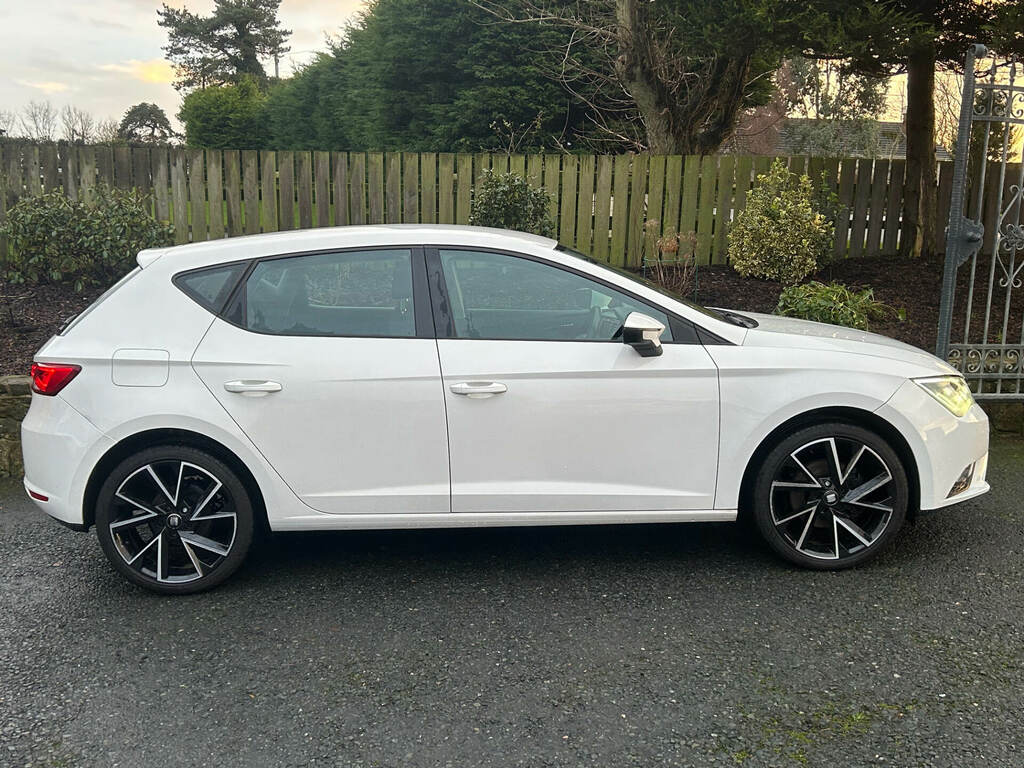 Seat Leon 1.6 Tdi 110 Se Technology Pack DC15FBY White #2