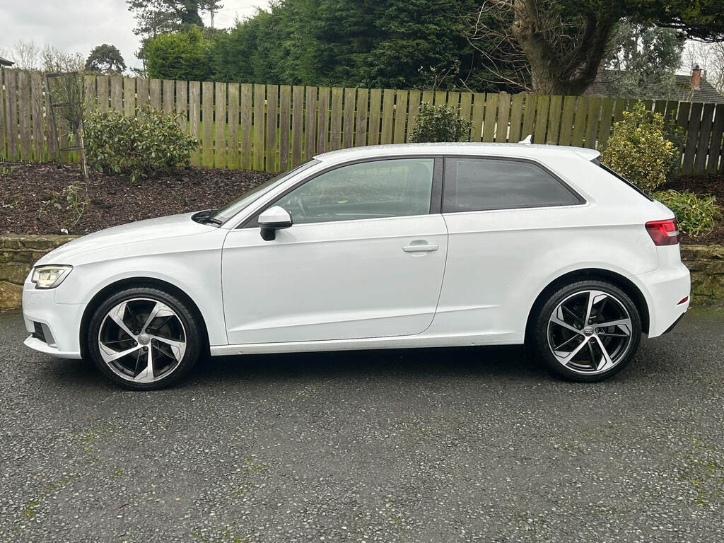 Audi A3 1.6 Tdi Sport EO66BNK White #5