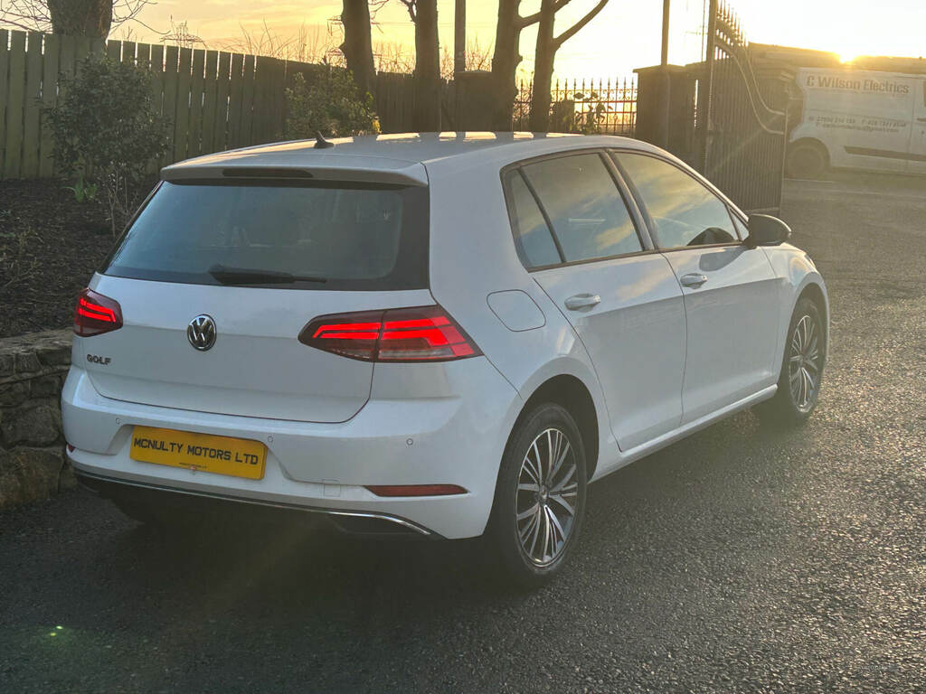 Volkswagen Golf 1.6 Tdi Se Nav GC18OYR White #3
