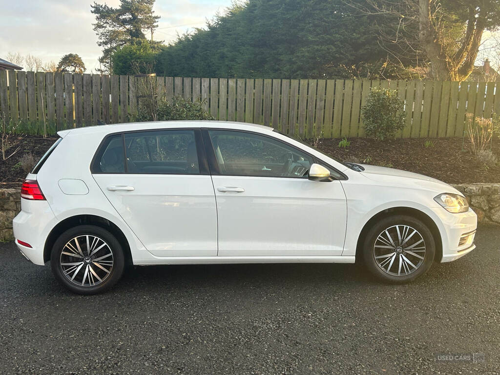 Volkswagen Golf 1.6 Tdi Se Nav GC18OYR White #2