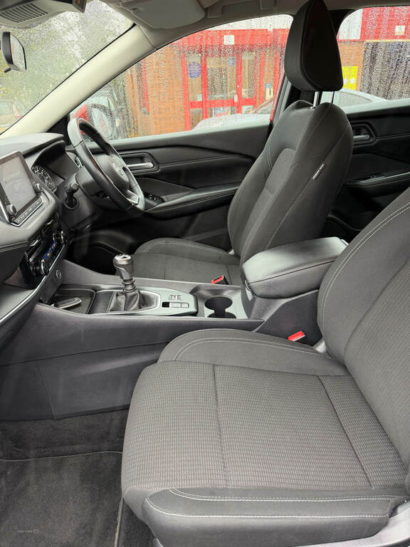 Nissan Qashqai 1.3 Dig-t Mh Acenta Premium XGZ3145 Red #5