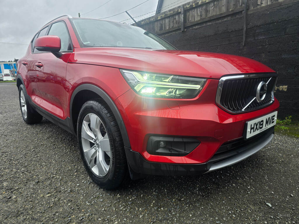 Volvo XC40 2.0 D3 Momentum Pro Geartronic Red