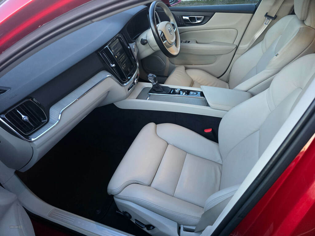 Volvo V60 2.0 D4 190 Inscription NGZ8964 Red #5