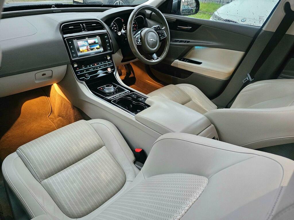 Jaguar XE 2.0D Portfolio Euro 6 Ss 201616 Grey #5