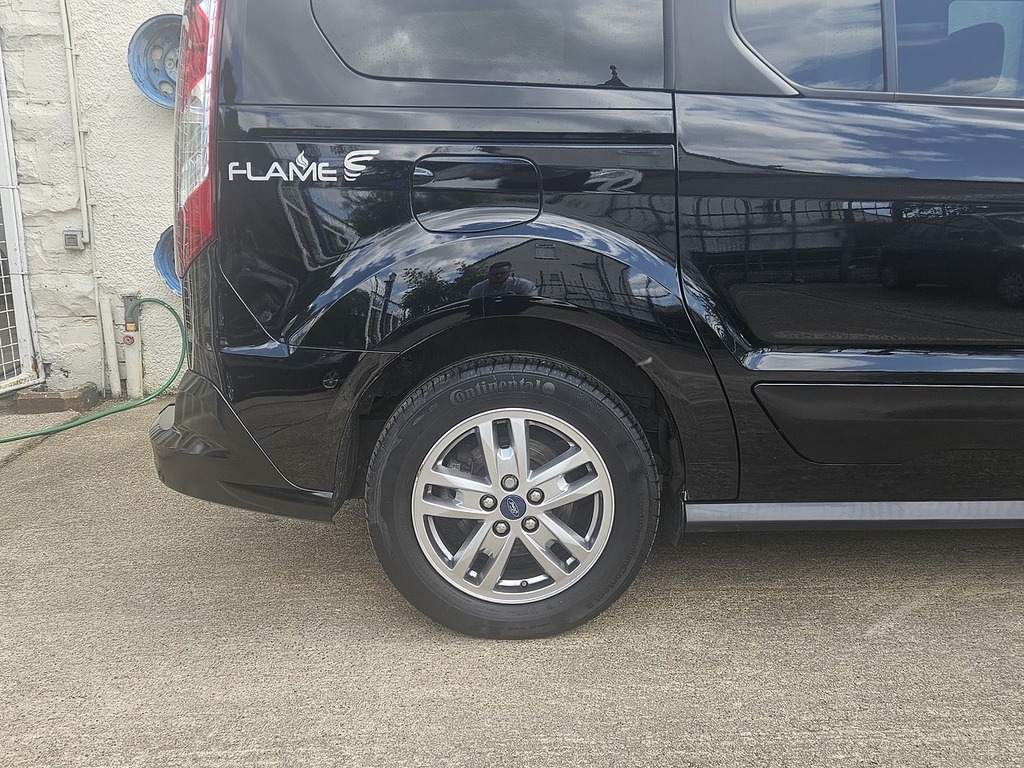 Ford Grand Tourneo Connect Ecoblue Titanium Black #5