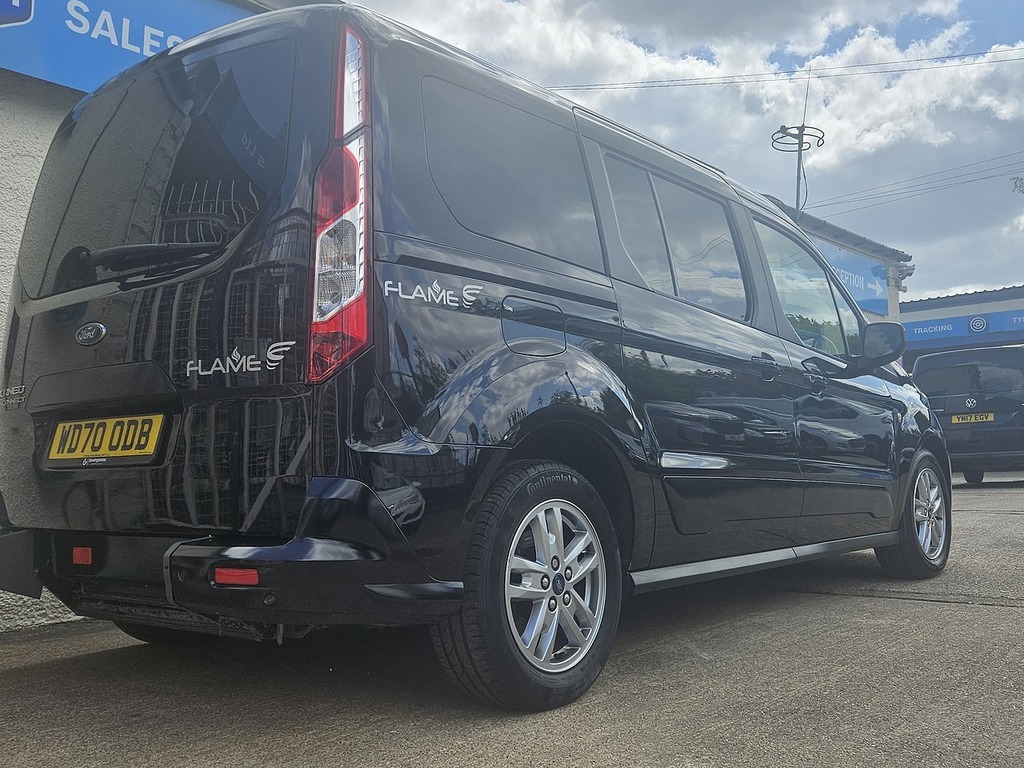 Ford Grand Tourneo Connect Ecoblue Titanium Black #6