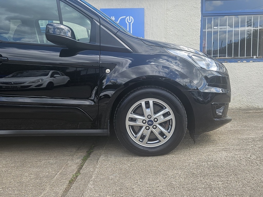Ford Grand Tourneo Connect Ecoblue Titanium Black #3