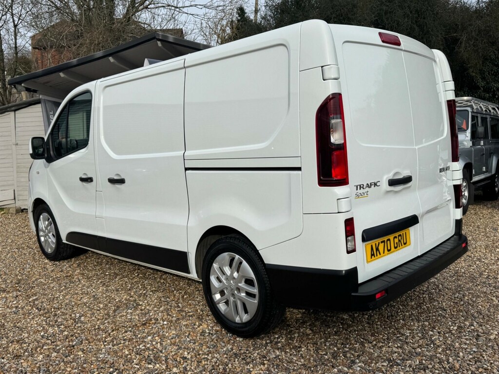 Renault Trafic 2.0 Dci Energy 28 Sport Swb Standard Roof Euro 6 AK70GRU White #4