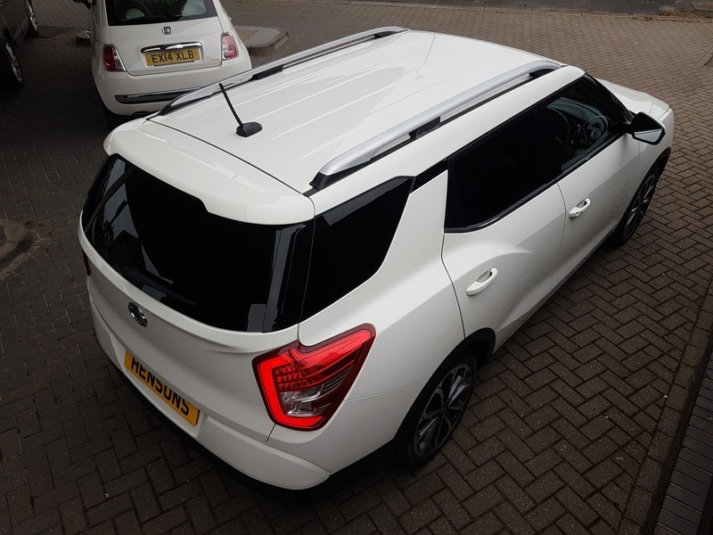 SsangYong Tivoli Elx White #5