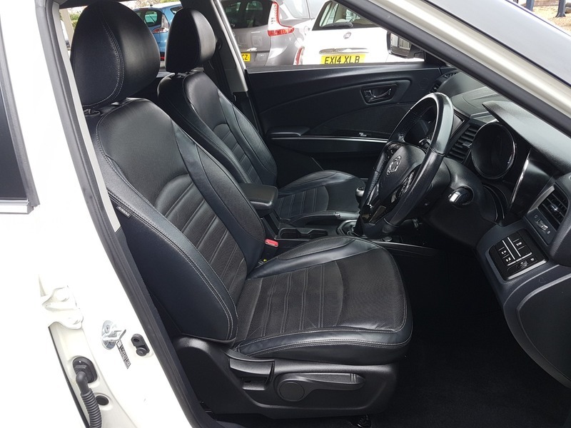 SsangYong Tivoli Elx White #2