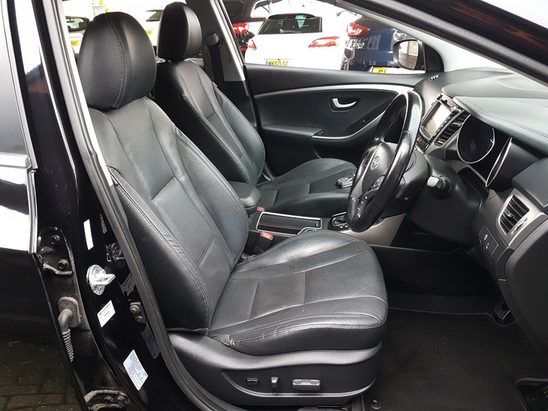 Hyundai I30 Crdi Premium Blue Drive Black #2