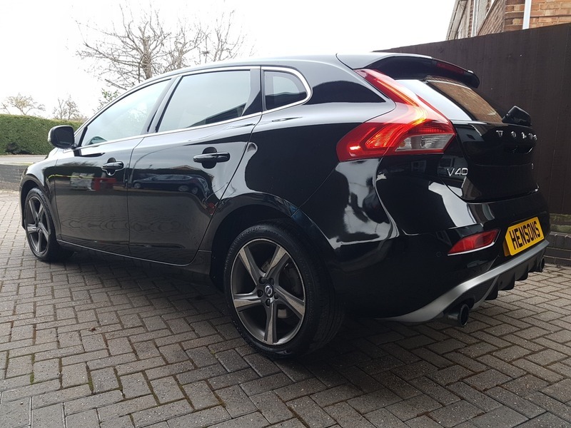 Volvo V40 D2 R-design VE65NJJ Black #3