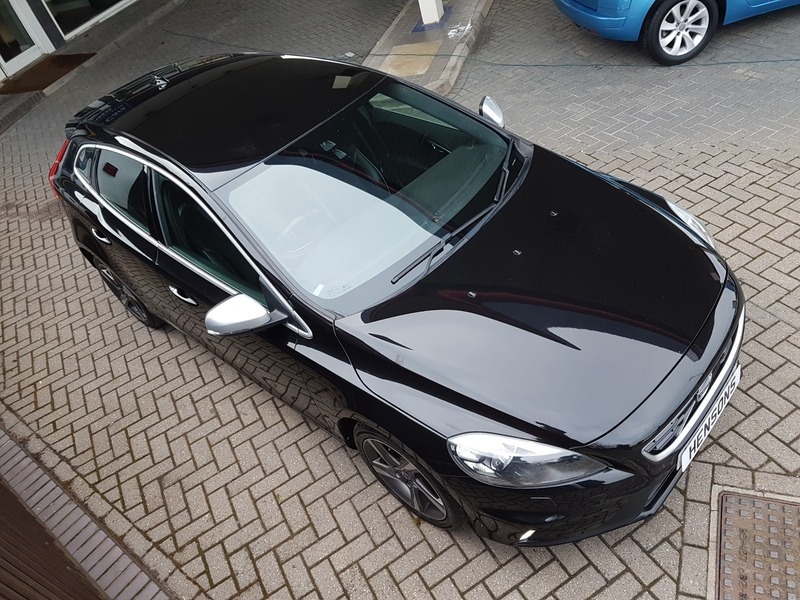 Volvo V40 D2 R-design VE65NJJ Black #5