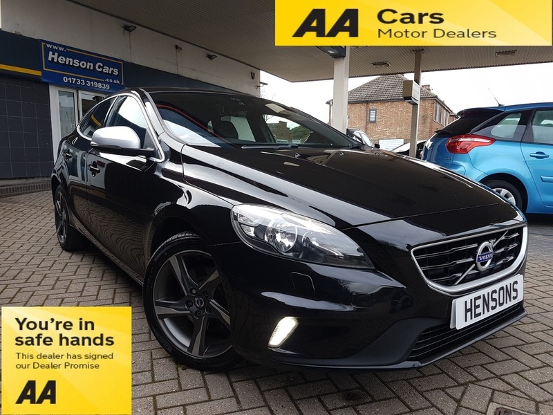 Volvo V40 D2 R-design Black