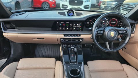 Porsche 911 Carrera 4S AK71FHG #5