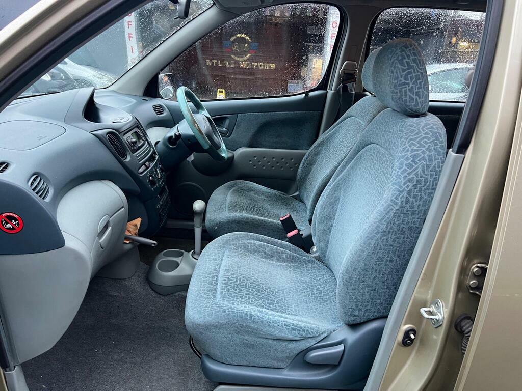 Toyota Verso Verso 1.3 Verso Red #6