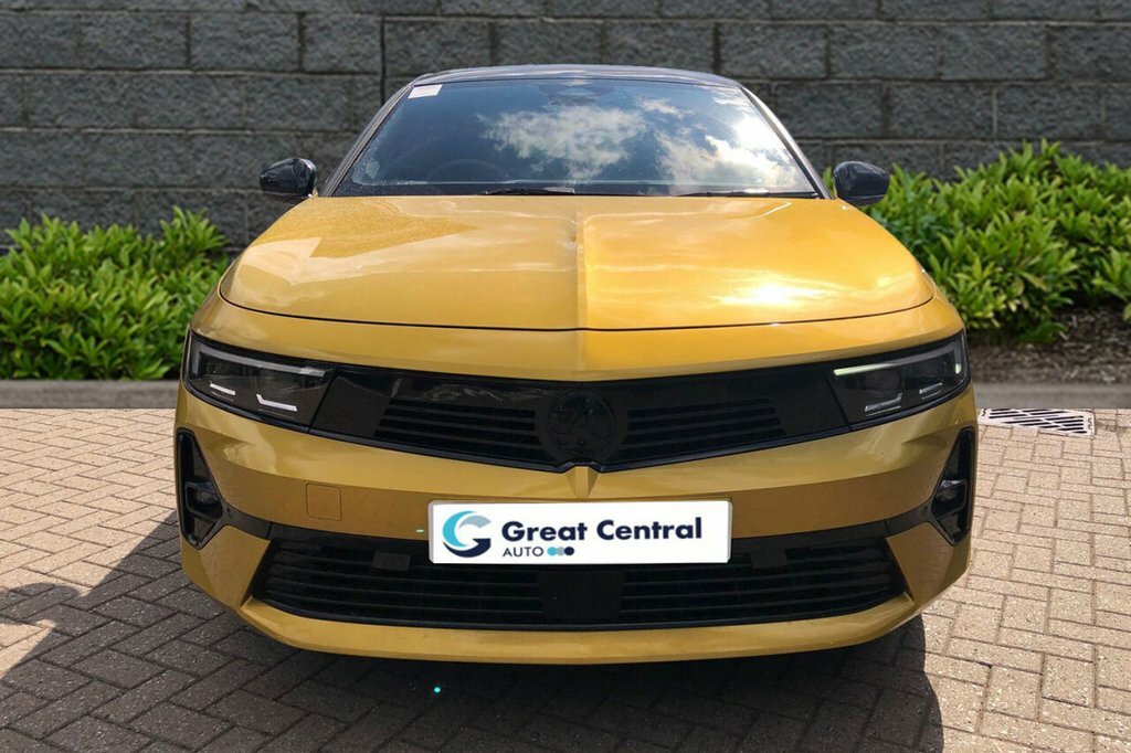 Vauxhall Astra 1.2L Ultimate Yellow
