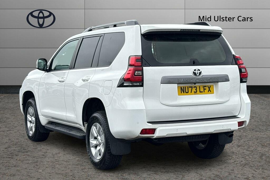 Toyota Land Cruiser 2.8D 204 Active Commercial White #4