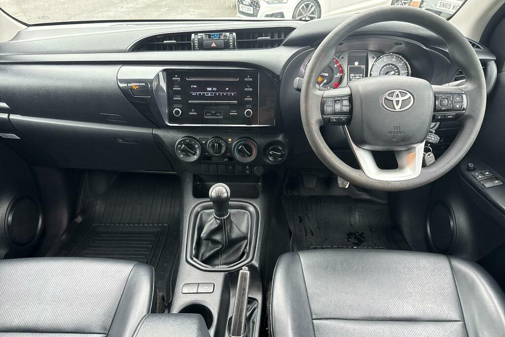 Toyota HILUX Active Extra Cab Pick Up 2.4 D-4d SL22KCX White #5