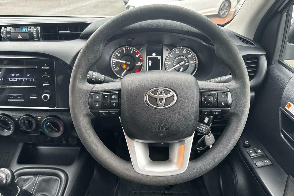Toyota HILUX Active Extra Cab Pick Up 2.4 D-4d SL22KCX White #6