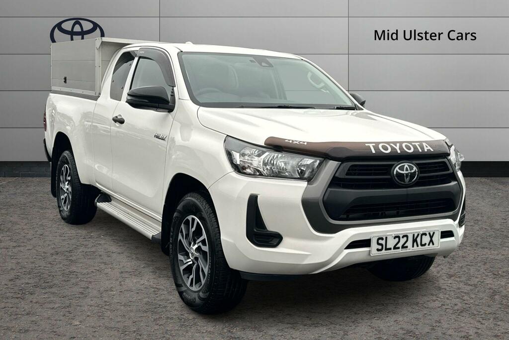 Toyota HILUX Active Extra Cab Pick Up 2.4 D-4d White