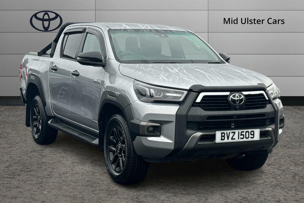 Toyota HILUX Invincible X Dcab Pick Up 2.8 D-4d Silver