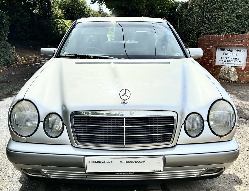 Mercedes-Benz E Class Saloon 2.0 E200 Classic 1998 Silver #4